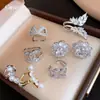 Pinzas para Orejas Estilo Francés Super Hada Zirconia Flor Mariposa Perla para Mujeres Sin Perforaciones, Pendientes de Moda con un Toque de Lujo Ligero y de Alta Gama