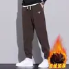 Calças casuais masculinas de veludo cotelê grosso com forro de fleece para outono e inverno, calças jogger quentes e versáteis