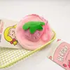 Mini carteira de pelúcia de morango colorida, uma bolsa de armazenamento fofa e adorável, chaveiro e um presente para meninas