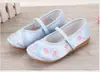 Suministro de Fábrica Zapatos de Baile Redondos para Niñas Primavera y Otoño Nuevo Estilo Chino Zapatos de Tela Bordados para Niños