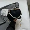 Outono 2025 Nova Moda Ombro Único Simples Tendência Transversal Elegante Bolsa Shell de Mão Bolsa de Veludo Pelúcia para Mulheres