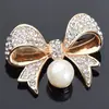 Broche con un Toque de Lujo, Lazo de Moda, Ramillete Incrustado con Perlas y Diamantes, Pin de Accesorio de Ropa Nuevo Creativo Versátil de Alta Gama
