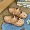 Novos Sapatos Vazados Femininos de Verão para Uso Externo Sapatos de Enfermeira para Sala de Operação Sapatos Mary Jane com Biqueira Fechada Sapatos Vazados de Praia