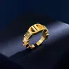 Anel de latão retro aberto com incrustação de diamantes europeus e americanos, pérola AA, diamante azul, diamante quadrado castanho, anel personalizado da moda, tendência