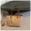 Bolso transfronterizo minimalista retro de gran capacidad, nuevo bolso de hombro casual y elegante para mujer, perfecto para el uso diario y para ir al trabajo.