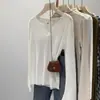 Outono 2025 Novo Estilo Coreano Solto e Versátil com Fio Camada Interna Manga Longa Cor Pura Decote V Malha Camisa Base para Mulheres