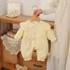 Colección de otoño: Enterizo de una pieza, de manga larga, doble capa, hecho de seda de nube fragante, perfecto para usar al aire libre en otoño; enterizo de bebé, traje de gateo para bebé, mantiene al bebé abrigado