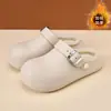Chinelos de algodão impermeáveis e antiderrapantes para mulheres, novo estilo outono/inverno 2026, adequados para uso interno e externo, com solas grossas e forro de fleece para aquecimento