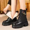 Botas de Terciopelo de Algodón con Remaches de Invierno a Media Pantorrilla para Mujer Estilo Británico Botines Cortos de Motocicleta Tacón Alto Botas de Moda de Caballero con Tacón Grueso