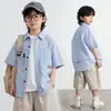 Camisa de Manga Corta para Niños 2026 Verano Nuevo Estilo para Niños Mayores, Camisa a Rayas con Cuello Camisero, Corte Holgado Casual, Tendencia Estilo Coreano