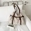 Bolso de hombro casual estilo coreano con cierre de cordón, gran capacidad, adecuado para ir al trabajo y viajar, diseño retro de lunares, bolso tipo tote versátil
