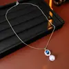 Conjunto de Pérolas Redondas Cravejadas de Diamantes Vintage Usado, Colar e Brincos Estilo Palácio Retrô, Joias de Nicho de Luxo