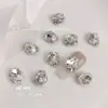 Joias de Strass para Nail Art 2025 Novo Modelo Strass de Liga Brilhante Cristal Colorido Coração Inclinado Strass Quadrado Robusto para Unhas Venda por Atacado