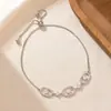Versão de Luxo do Popular Clássico Pulseira de Trevo de Cinco Folhas Preto e Branco, Luxo Leve com Toque Premium, Pulseira de Trevo de Cinco Folhas de Alta Retenção de Cor da Sorte