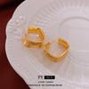 Pendientes de plata con forma de aguja y letras cuadradas chapadas en oro auténtico, pendientes de moda sencillos con borde cruzado, pendientes de alta gama de nicho, venta al por mayor para mujeres