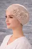 Sombrero Turban Plisado Estilo Primavera y Otoño con Tres Flores y Decoración de Perlas, Sombrero de Mujer Moderno y Versátil J5