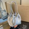 Minibolsa de Alta Gama para Mujer 2026 Nuevo Verano Versátil Diseño de Nicho Bolso de Hombro Cruzado Bolso de Cubo de Mano