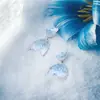 Brincos de Zircônia Cauda de Peixe com Gradiente Azul e Branco Femininos Levemente Luxuosos Elegantes para Férias no Oceano Únicos Distintivos Beleza Doce e Cool Feminina