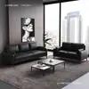 Estilo nórdico, lujo ligero, apartamento pequeño, habitación doble o triple en renta, área de lounge de hotel, área de recepción de tienda de ropa, sofá pequeño