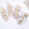 Sandalias de Tacón Grueso Más Vendidas en Stock para Mujer 2025 Verano Nuevas de Tacón Bajo Estilo Hada Versátiles para Exteriores sin Cierre de Moda
