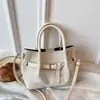 Bolsa Tote Pequena Coreana Nova Tendência Moda Primavera/Verão 2025 para Mulheres, Versátil Bolsa Transversal Ins