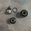 Venta al por mayor transfronteriza Adecuado para Nissan Sunny Versa Brazo de control inferior Rótula Manguito de goma Accesorios de suspensión inferior