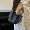 Bolsa Tote com Padrão Trançado da Moda 2026 Verão Nova Cor Sólida Simples Bolsa de Ombro Personalizada Ins Tendência Bolsa de Braço para Mulheres