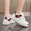 [Personalizado] K1722 Novos Sapatos Brancos 2024 Outono Sola Grossa Estudantes Estilo Coreano Fashionável Casual Respirável Versátil