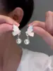 Pendientes de perlas de mariposa azul de alta calidad con diseño de nicho para mujer, nuevos y populares pendientes de moda de verano 2023.