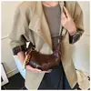 Bolso de mano informal retro de cuero suave para mujer, nuevo bolso cruzado ligero y versátil de moda 2026, bolso de hombro de nicho súper popular, bolso de axila