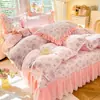 Juego de Colcha de Terciopelo de Leche de Cuatro Piezas Funda de Edredón de Encaje de Invierno Felpa Gruesa de Doble Cara Coral Franela Ropa de Cama