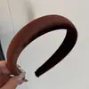 Faixa de Cabelo de Veludo Cor de Café de Cano Alto para Mulheres, Toque de Luxo, Faixa de Esponja Larga para Lavar o Rosto para Outono e Inverno, Faixa para Uso Diário