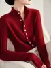 Suéter cárdigan interior de cuello medio alto estilo coreano para mujer 2026 Otoño e Invierno para mujer Color liso Estilo suave Ajuste ceñido Chaqueta de punto