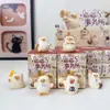 Meow Meow Studio Caja Sorpresa Figura Decorativa de Gato Lindo Dibujo Animado Gato Adorable Juguete de Moda Decoración de Escritorio para Estudiantes Adorno