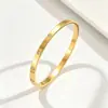 Conjunto de três peças transfronteiriço europeu e americano mais vendido de pulseiras de aço inoxidável com fecho geométrico, pulseiras empilháveis para mulheres com banho a vácuo 18k