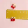Pingente fofo de cereja tridimensional, berloque de fruta com gota de óleo, acessório para brinco e pulseira DIY feito à mão, atacado do fabricante