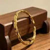 Abertura em forma de C torcida pulseira ajustável banhada a ouro empilhável estilo trançado joia de ouro pulseira vintage para mulheres