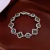 Pulsera Antigua con Cierre de Flor Tachonada de Diamantes, Pulsera de Moda de Lujo Ligero de Gama Alta, Joyería Fina Versátil para Mujer