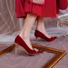 Sapatos de casamento vermelhos confortáveis para mulheres Xiuhua vestido de noiva dois usos 2026 novos saltos altos sapatos de noiva sapatos de noiva francesa