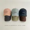 Otoño 2026 Nuevo Estilo Coreano Ins Simple Bordado de Letras Pequeñas Gorra de Béisbol Unisex Moda Bebé Gorra de Pico de Pato