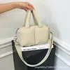 Bolsa de Ombro Tendência 2025 Transfronteiriça Casual de Grande Capacidade Bolsa Acolchoada de Algodão Bolsa de Mão Feminina Bolsa Tote Nuvem