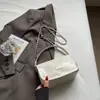 2026 Nuevo Bolso de Mano Tofu de Alta Apariencia Simple de Moda Bolso Cruzado Versátil con Cadena Elegante Casual para el Trabajo