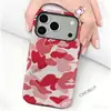 La popular funda de teléfono de camuflaje rosa con temática de simio de TK es adecuada para iPhone 17 Pro Max y Apple 16, una funda de película dos en uno