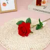 Terciopelo Rojo Rosa Lujo Accesible Serie de Flores Artificiales Sencillas Adornos para Sala de Estar Modernos Decoraciones para Bodas al Aire Libre