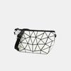 Bolsa Feminina Corrente Bolsa Transversal Verão 2022 Nova Moda Estilo Coreano Bolsa de Ombro Simples Estilo Chanel Bolsa com Corrente Xadrez Diamante