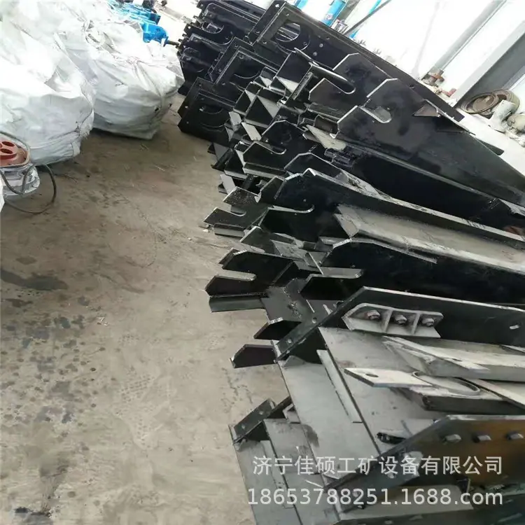 刮板机机头架2