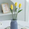 Flor de tulipán de lana cerrada terminada flor tejida ramo de mano ganchillo al por mayor Día de San Valentín Día del Maestro