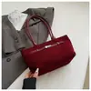 Bolsa de Camurça para Mulheres 2025 Outono e Inverno Nova Moda Versátil Bolsa Tote de Ombro Grande Capacidade Bolsa de Axila para o Dia a Dia