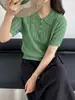 Jiangzuo Color Sólido Punto Trenzado Cuello Polo Manga Corta Tejido 2026 Verano Nuevo Mujer Retro Hueco Versátil Camiseta M8858