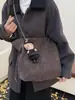 Bolso de cubo retro de gran capacidad para mujer, nueva colección otoño/invierno 2026, bolso de hombro con cadena a la moda, bolso cruzado de nicho para el día a día